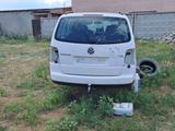 Volkswagen Touran 2010 года за 453 214 тг. в Павлодар – фото 2