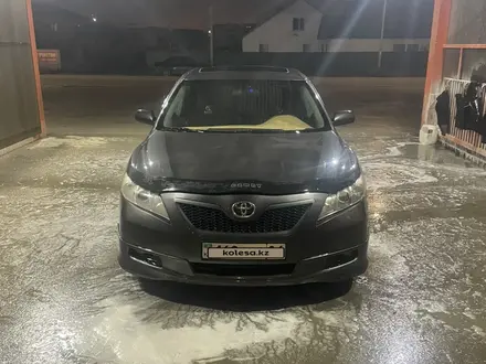 Toyota Camry 2007 года за 5 700 000 тг. в Уральск – фото 2