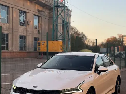 Kia K5 2021 года за 11 500 000 тг. в Алматы