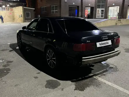 Audi A8 1995 года за 2 000 000 тг. в Рудный – фото 2