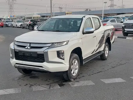 Mitsubishi L200 2024 года за 13 700 000 тг. в Астана