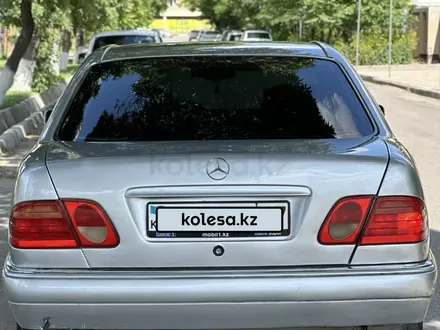 Mercedes-Benz E 320 1996 года за 2 500 000 тг. в Шымкент – фото 2