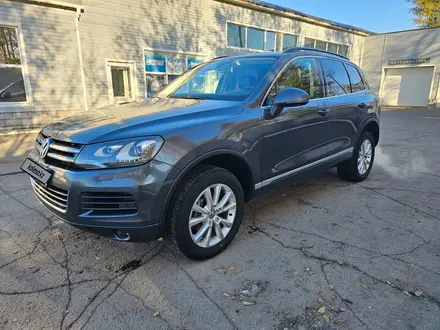 Volkswagen Touareg 2011 года за 12 000 000 тг. в Костанай – фото 2