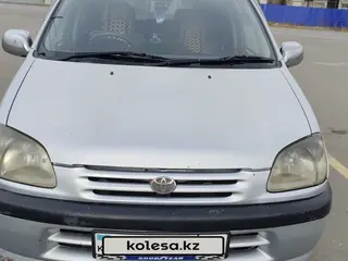 Toyota Raum, 1999