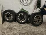 Шины вместе с диском за 120 000 тг. в Жезказган