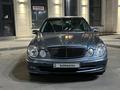 Mercedes-Benz E 320 2003 годаүшін5 000 000 тг. в Караганда – фото 2