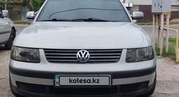 Volkswagen Passat 1997 года за 1 800 000 тг. в Тараз – фото 5