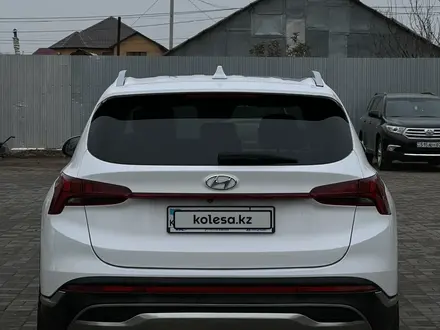 Hyundai Santa Fe 2021 года за 21 000 000 тг. в Уральск – фото 4