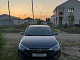 Hyundai Elantra 2019 года за 9 300 000 тг. в Актобе – фото 2