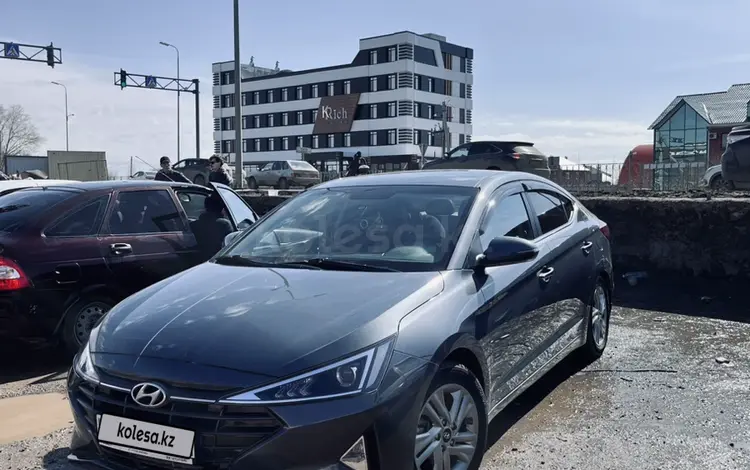Hyundai Elantra 2019 года за 9 300 000 тг. в Актобе