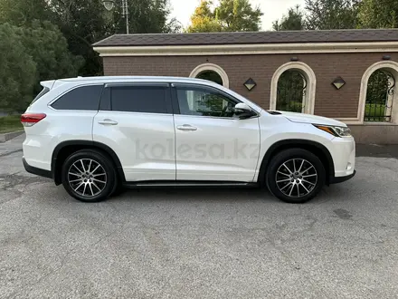 Toyota Highlander 2018 года за 23 500 000 тг. в Шымкент – фото 3