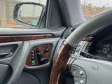 Mercedes-Benz E 320 2000 года за 4 300 000 тг. в Шымкент – фото 2