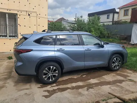 Toyota Highlander 2023 года за 24 000 000 тг. в Алматы – фото 2