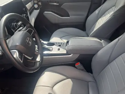 Toyota Highlander 2023 года за 24 000 000 тг. в Алматы – фото 7