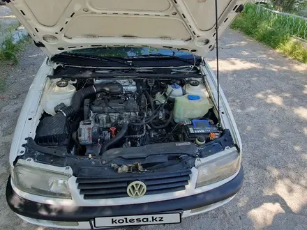 Volkswagen Passat 1995 года за 2 800 000 тг. в Шымкент – фото 15