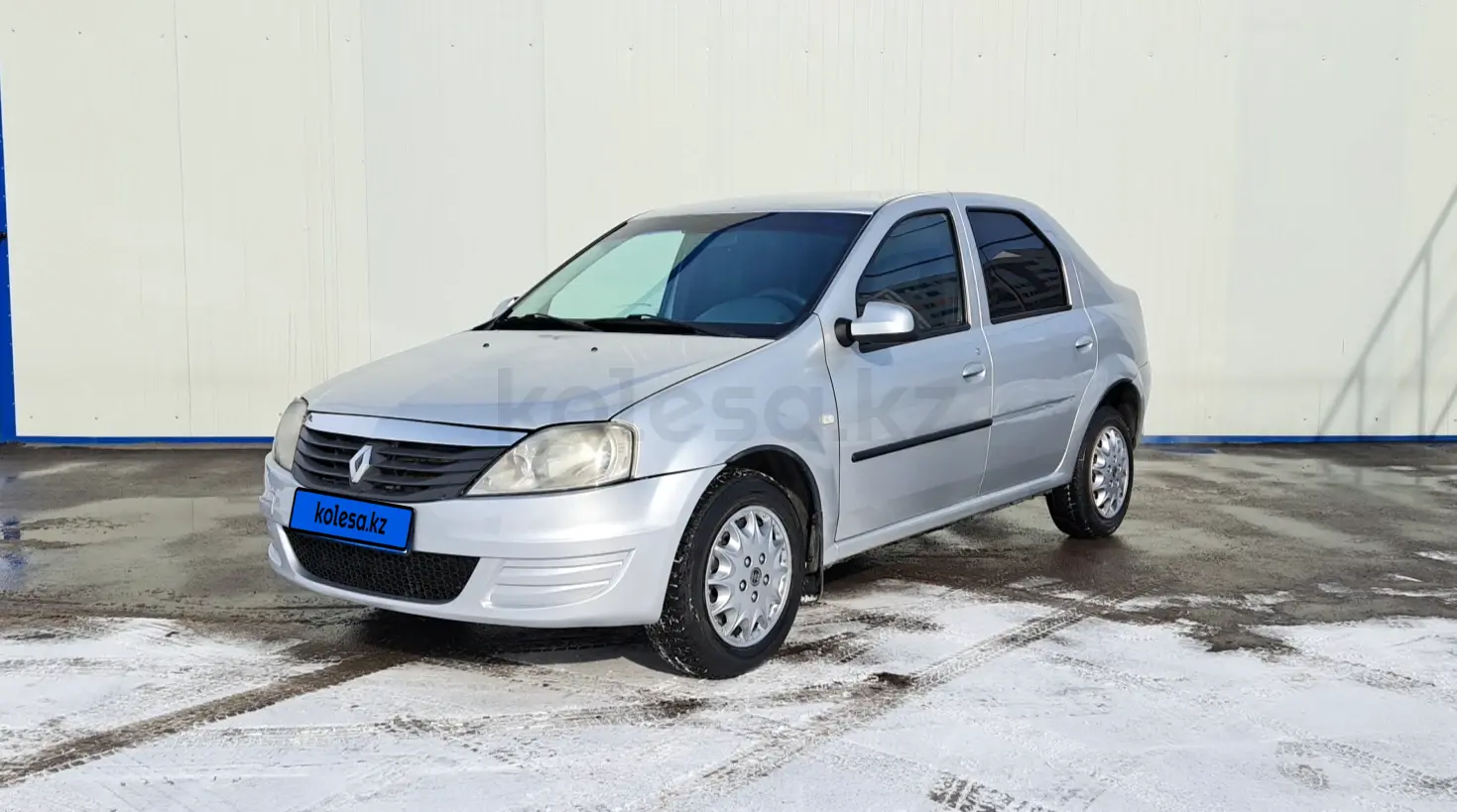 Купить б/у Renault Logan I Рестайлинг 1.4 MT (75 л.с.) бензин механика в Москве: