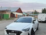 Hyundai Sonata 2022 года за 13 300 000 тг. в Алматы