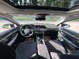 Hyundai Sonata 2022 года за 13 300 000 тг. в Алматы – фото 4