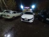 Hyundai Elantra 2020 года за 6 400 000 тг. в Уральск – фото 2