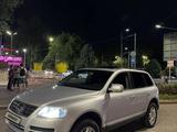 Volkswagen Touareg 2003 года за 3 900 000 тг. в Алматы – фото 3
