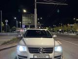 Volkswagen Touareg 2003 года за 3 900 000 тг. в Алматы – фото 2