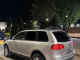 Volkswagen Touareg 2003 года за 3 900 000 тг. в Алматы – фото 5