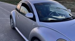 Volkswagen Beetle 2000 года за 1 500 000 тг. в Актау – фото 3