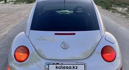 Volkswagen Beetle 2000 года за 1 500 000 тг. в Актау – фото 2