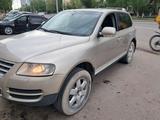 Volkswagen Touareg 2003 годаfor4 500 000 тг. в Астана – фото 5