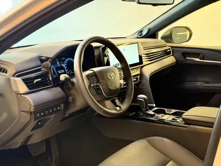 Toyota Camry Luxe 2026 года за 23 190 000 тг. в Астана – фото 8