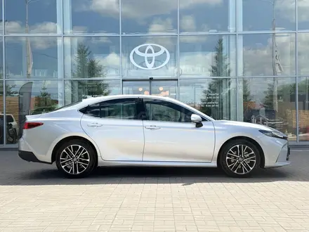 Toyota Camry Luxe 2026 года за 23 190 000 тг. в Астана – фото 3