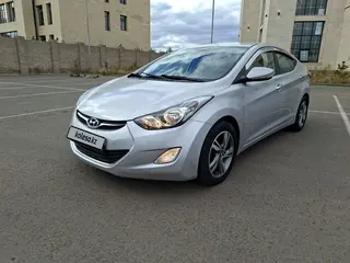 Hyundai Elantra, 2011