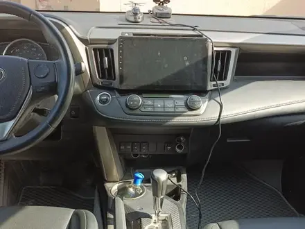 Toyota RAV4 2015 года за 9 500 000 тг. в Актау – фото 4