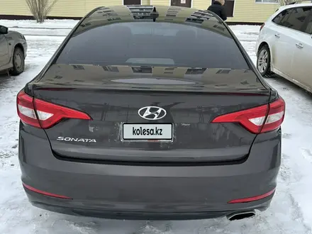 Hyundai Sonata 2015 года за 4 700 000 тг. в Актобе – фото 3