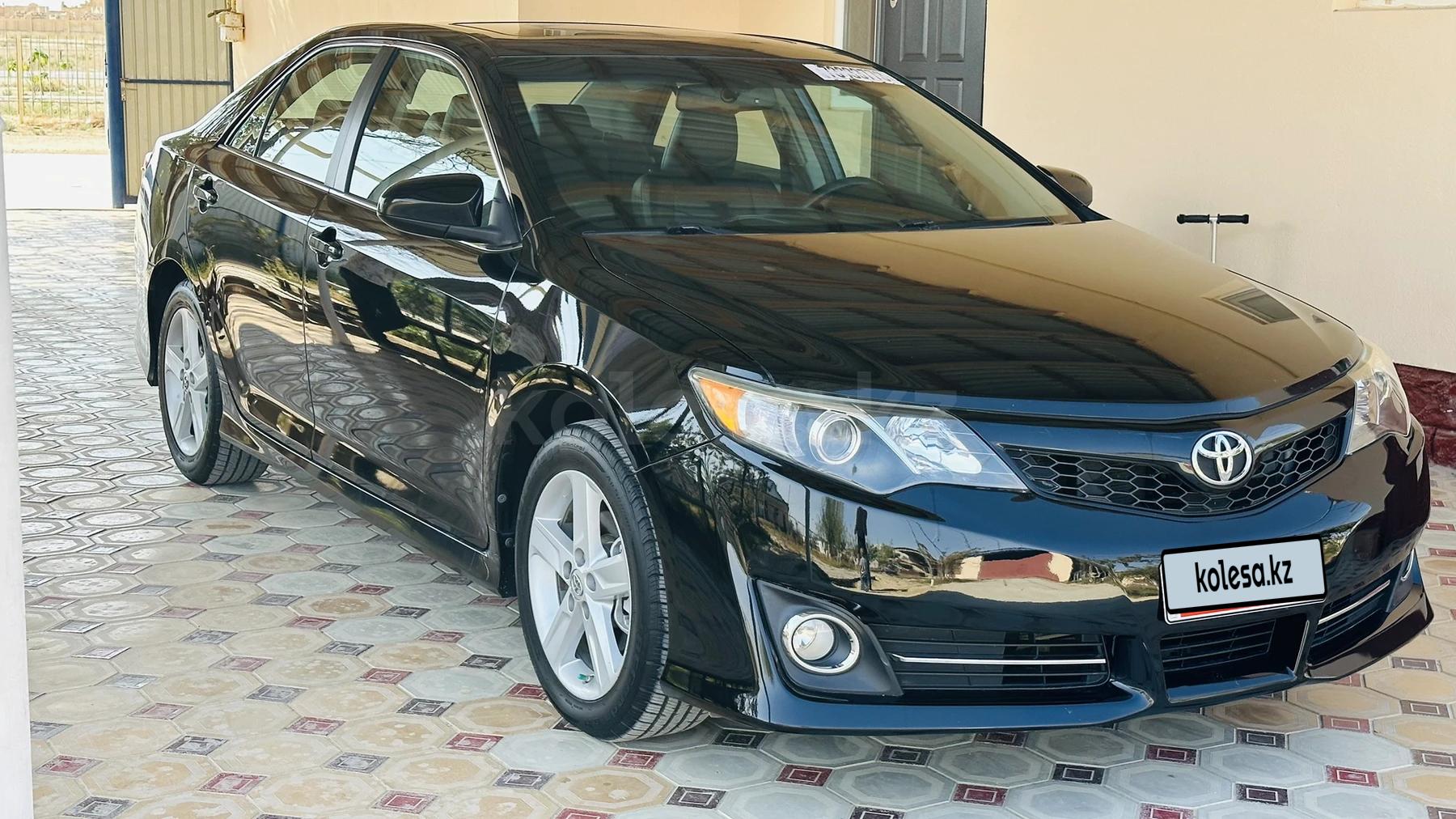 Toyota Camry 2012 г.