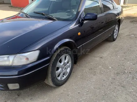 Toyota Camry 1998 года за 2 700 000 тг. в Актобе – фото 9