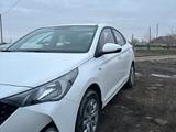 Hyundai Accent 2022 годаfor7 750 000 тг. в Уральск