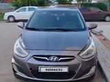 Hyundai Solaris 2013 годаfor4 000 000 тг. в Астана – фото 2