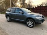 Volkswagen Touareg 2003 года за 7 300 000 тг. в Алматы – фото 5