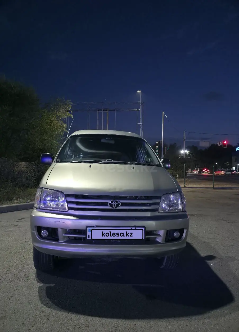 Toyota Noah, 2001