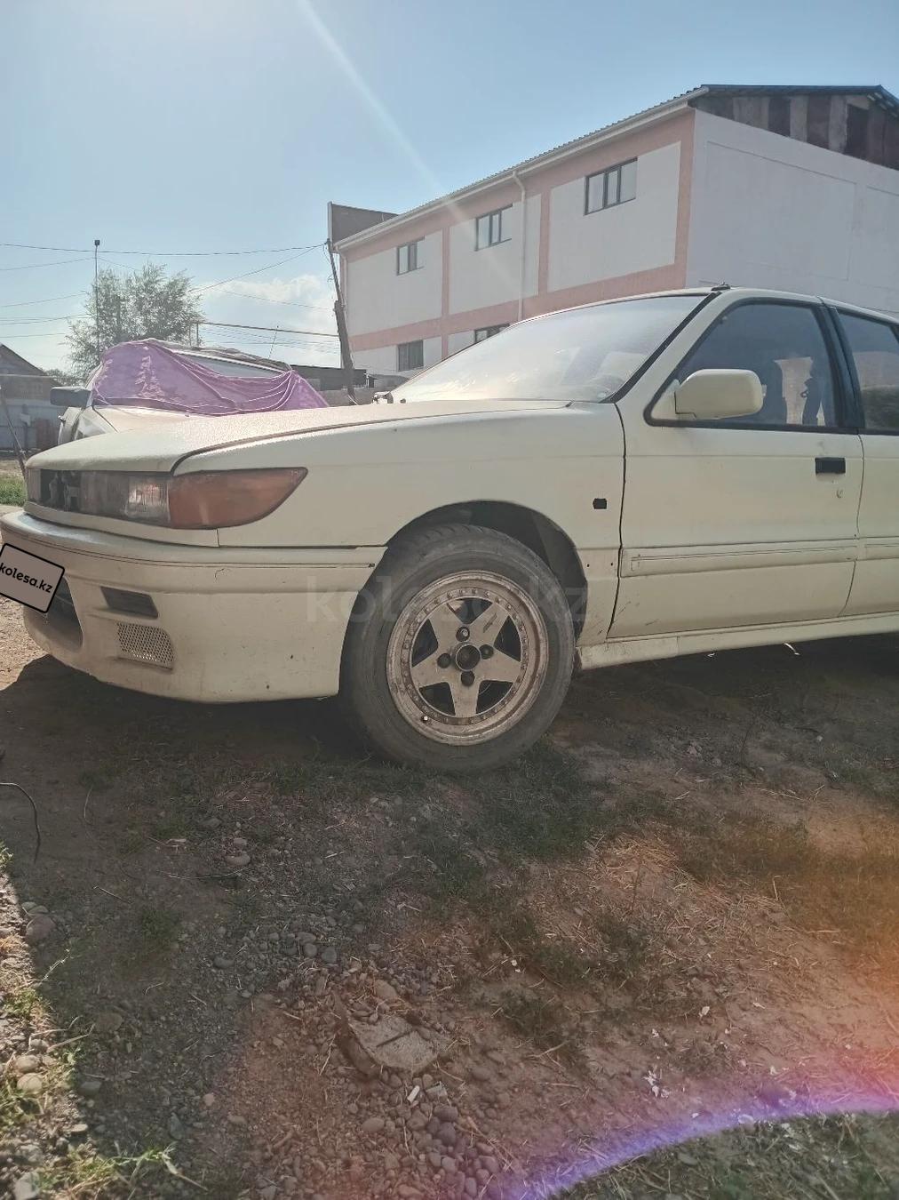 Mitsubishi Lancer 1990 г.