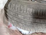 Диски с шинами на Volkswagen Passat за 160 000 тг. в Темиртау – фото 2