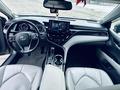 Toyota Camry 2022 года за 13 000 000 тг. в Алматы – фото 13