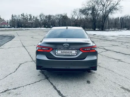 Toyota Camry 2022 года за 13 000 000 тг. в Алматы – фото 5