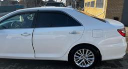 Toyota Camry 2016 годаүшін11 700 000 тг. в Актобе – фото 4