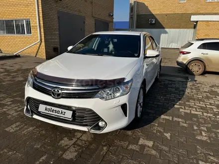 Toyota Camry 2016 года за 11 700 000 тг. в Актобе