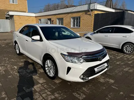 Toyota Camry 2016 года за 11 700 000 тг. в Актобе – фото 9