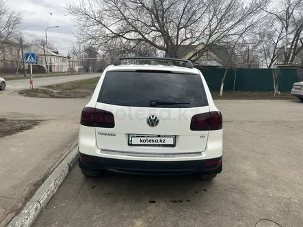 Volkswagen Touareg 2005 годаүшін4 900 000 тг. в Уральск – фото 4