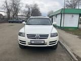 Volkswagen Touareg 2005 годаүшін4 900 000 тг. в Уральск