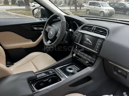 Jaguar F-Pace 2018 года за 22 500 000 тг. в Алматы – фото 10